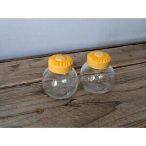 3/25$ Dainty Sunflower salt and pepper shakers, Kitsch yellow Flower